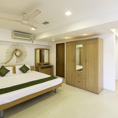Hotel Treebo Trend New Castle Mumbai Exterior foto
