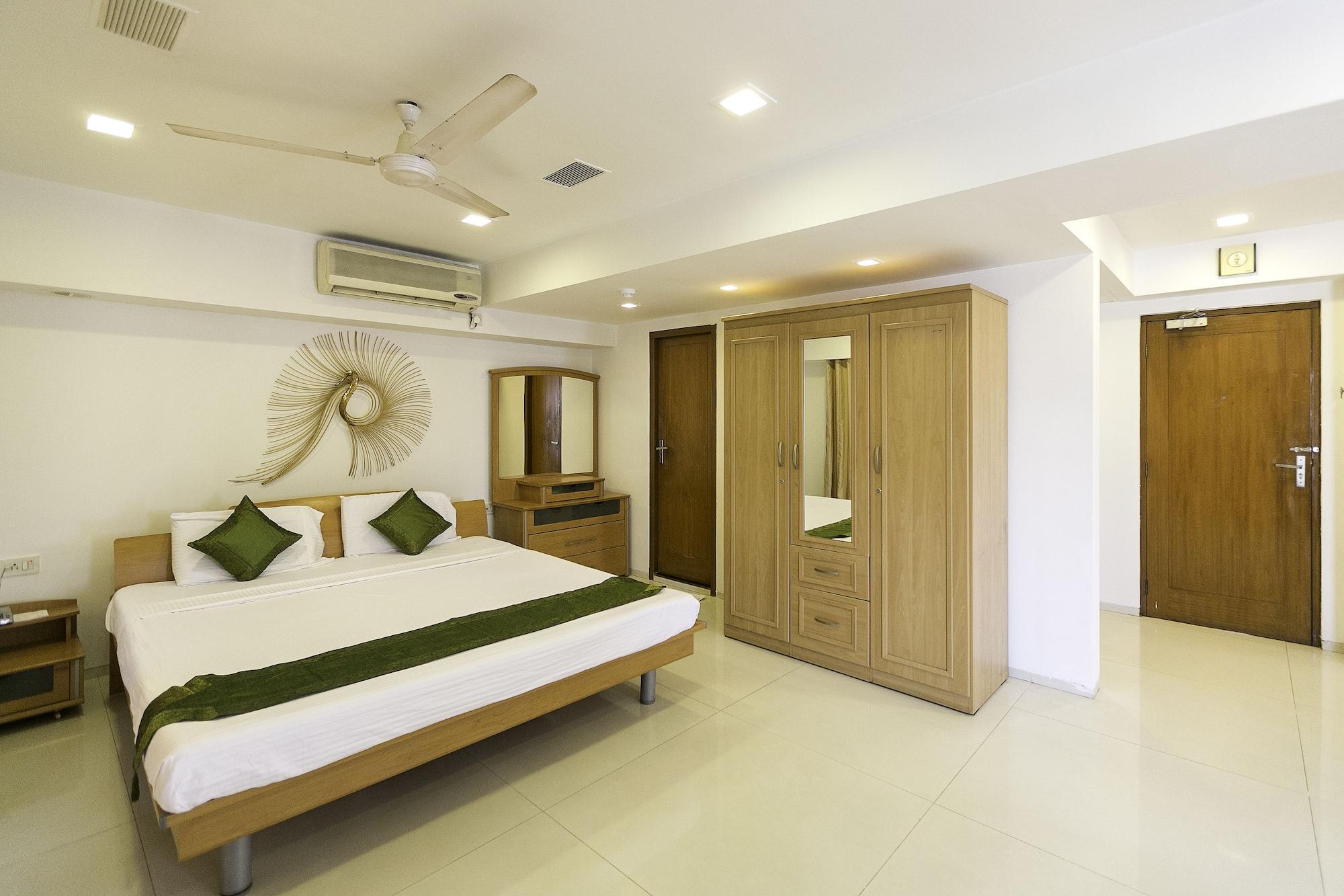 Hotel Treebo Trend New Castle Mumbai Exterior foto