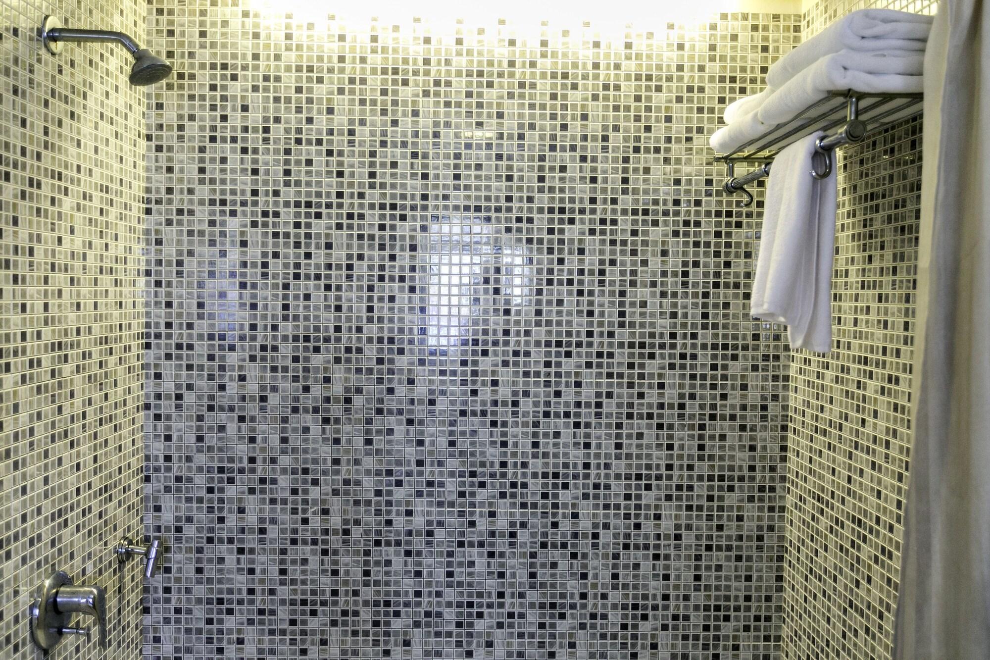 Hotel Treebo Trend New Castle Mumbai Exterior foto