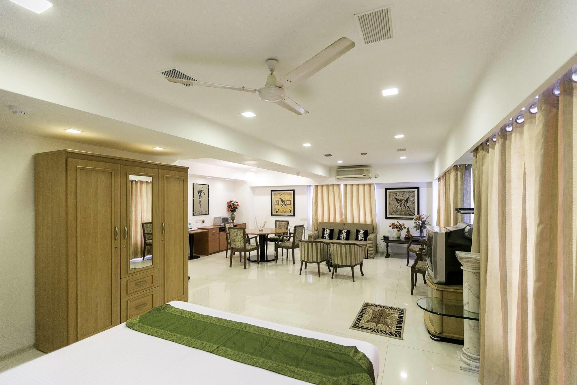 Hotel Treebo Trend New Castle Mumbai Exterior foto