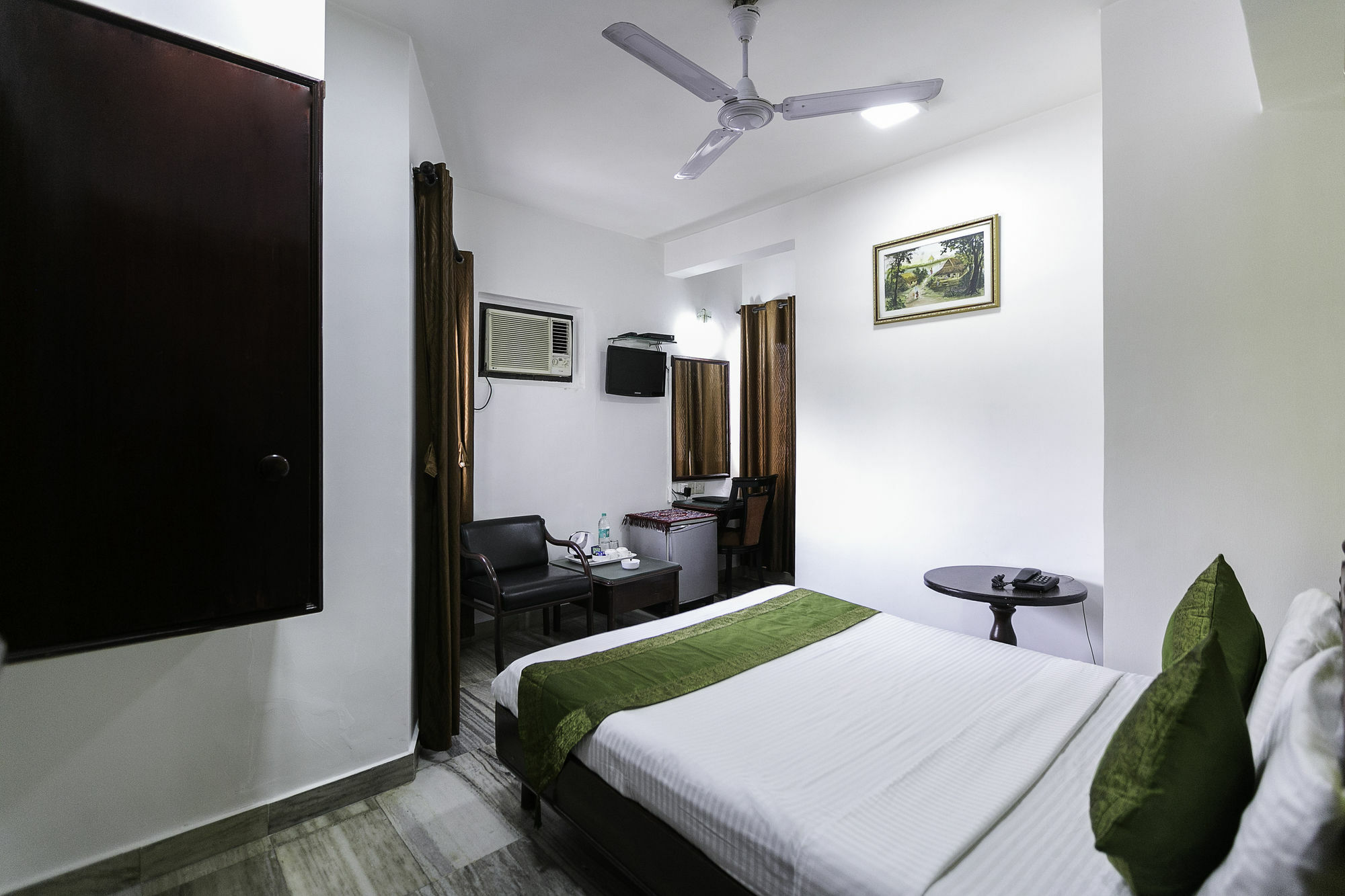 Hotel Treebo Trend New Castle Mumbai Exterior foto